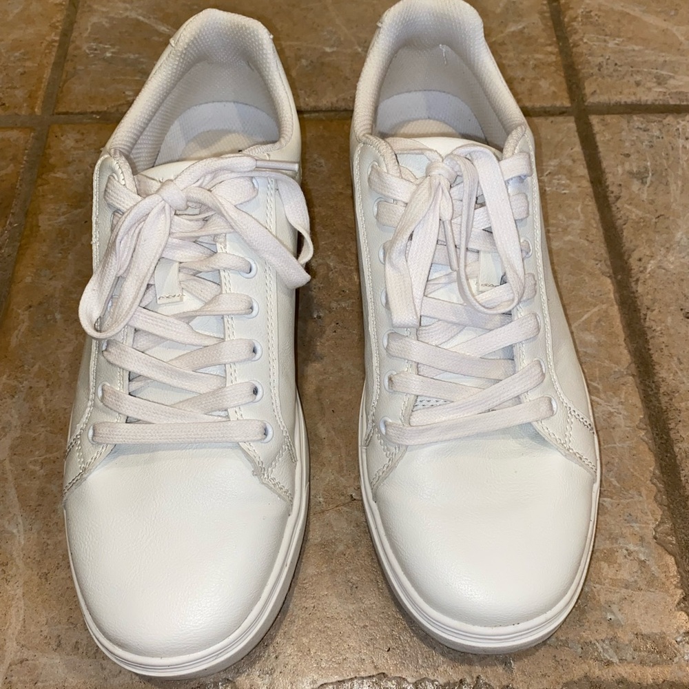 Perry Ellis shoes